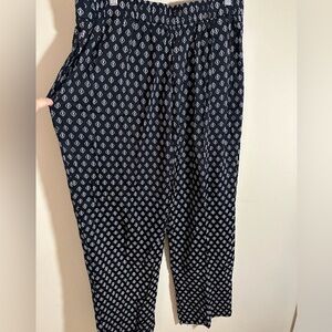 The White Label White Company black white cross patterned pants pull on size 8